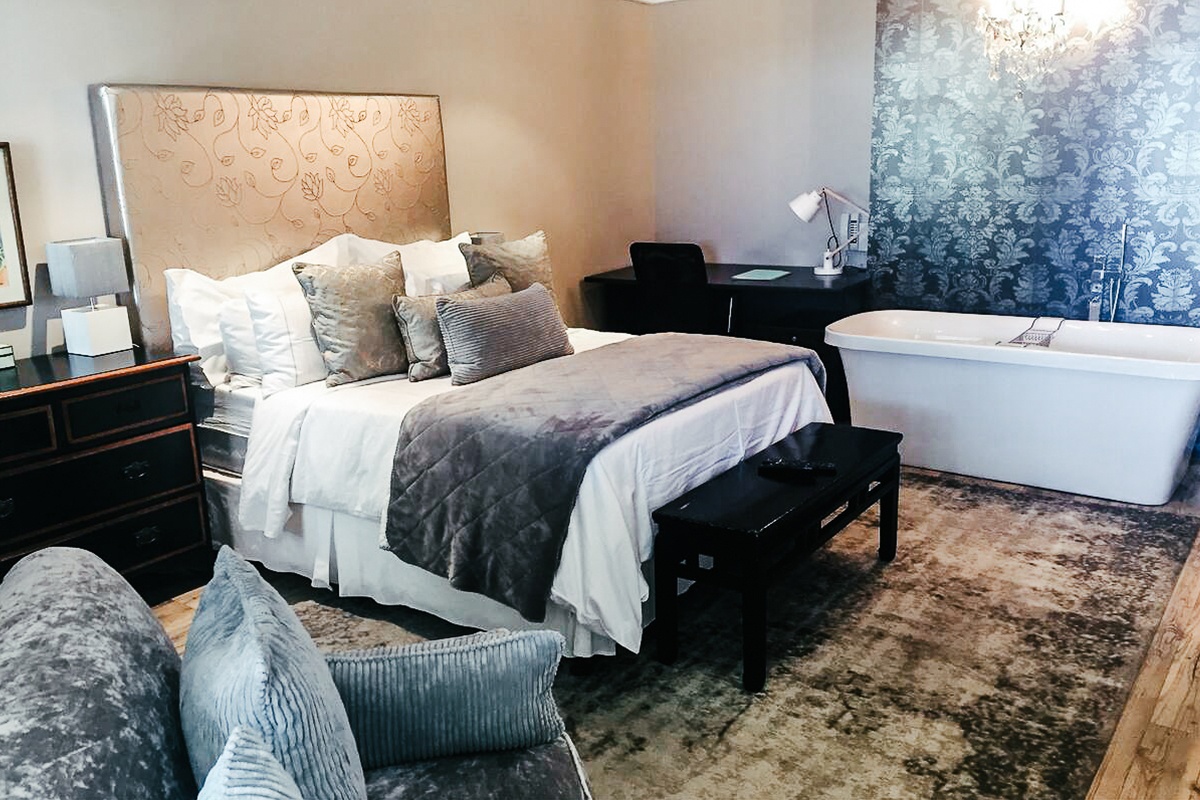 Guest bedroom with premium linens at Heidi's House, Bantry Bay, Cape Town