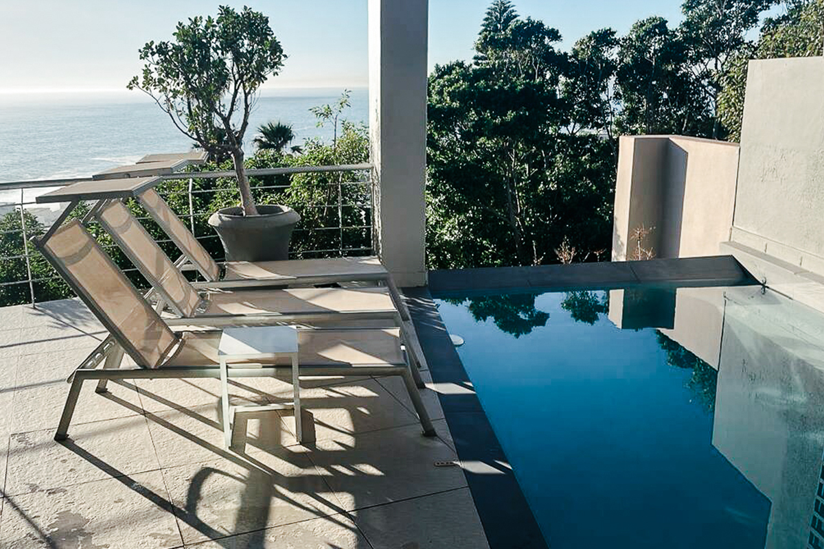 Heated pool with panoramic views at Heidi's House, Bantry Bay, Cape Town